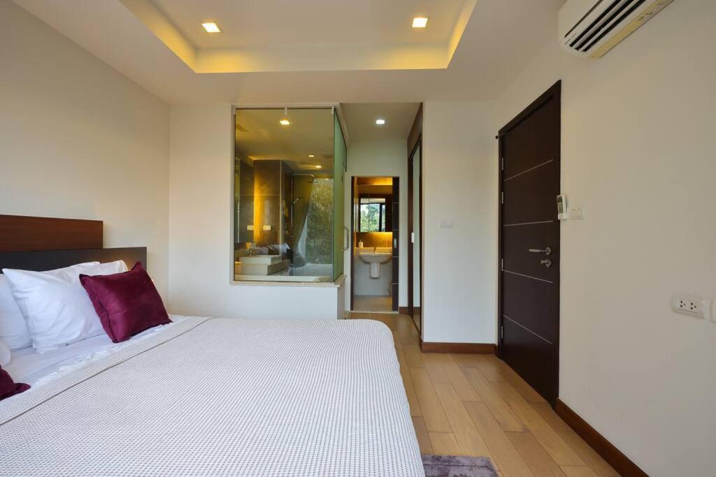 Specious Luxury 2 Bedrooms Apt. チエンマイ エクステリア 写真